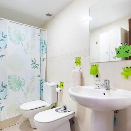 アパート Seres , Balcon Y Piscina アロナ