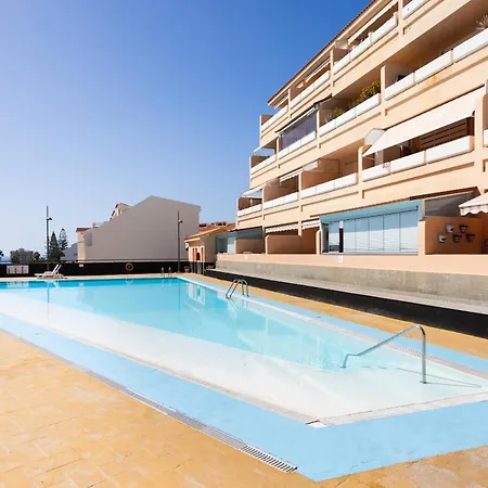 Seres , Balcon Y Piscina アパート *